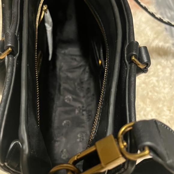 New Authentic TORY BURCH Small Robinson Woven Leather Tote - Picture 7 of 7